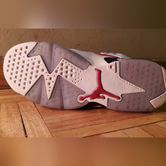 Jordan 6 Carmines - Picture 3 of 6